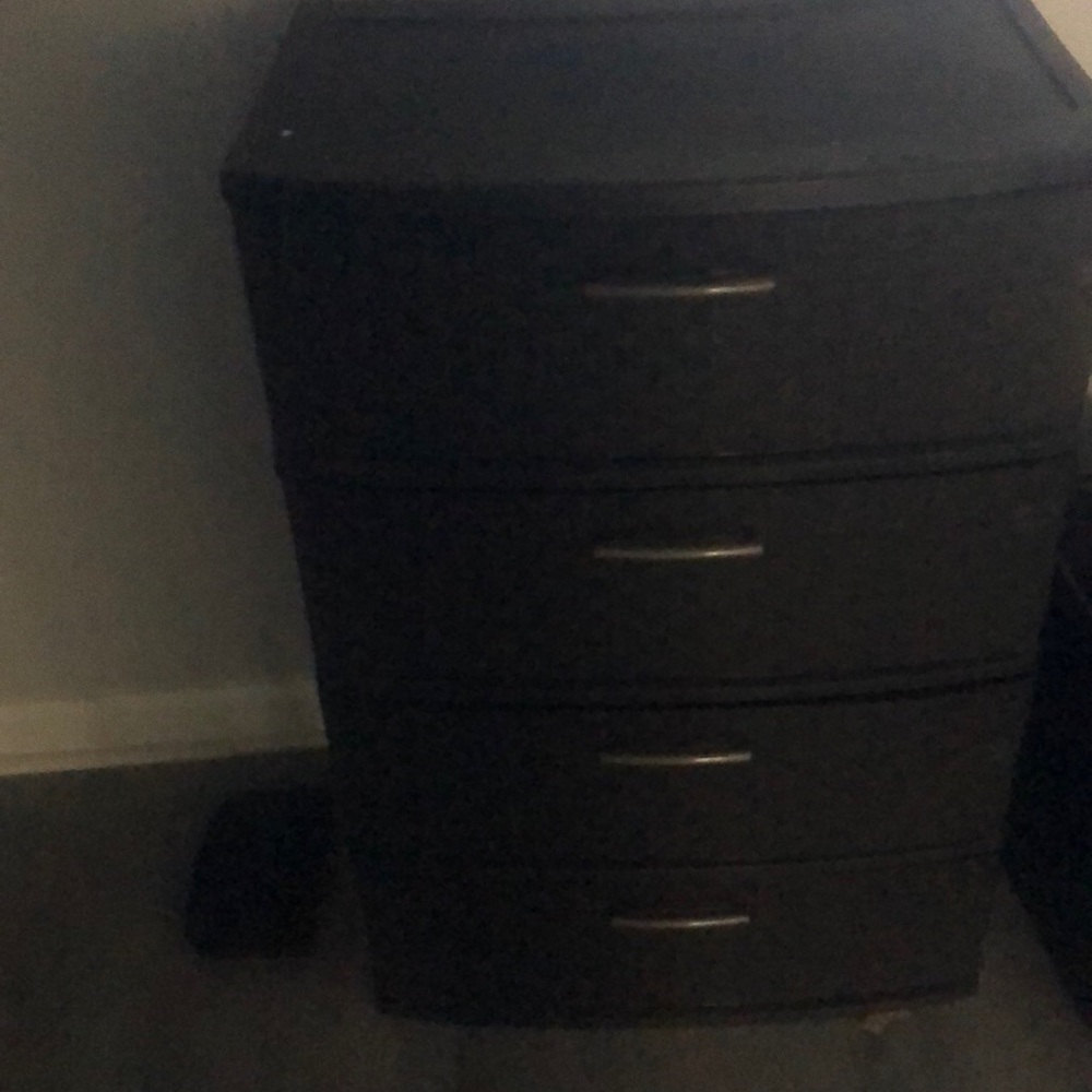 My oldest sister had it for 1 month and didn’t want it anymore.